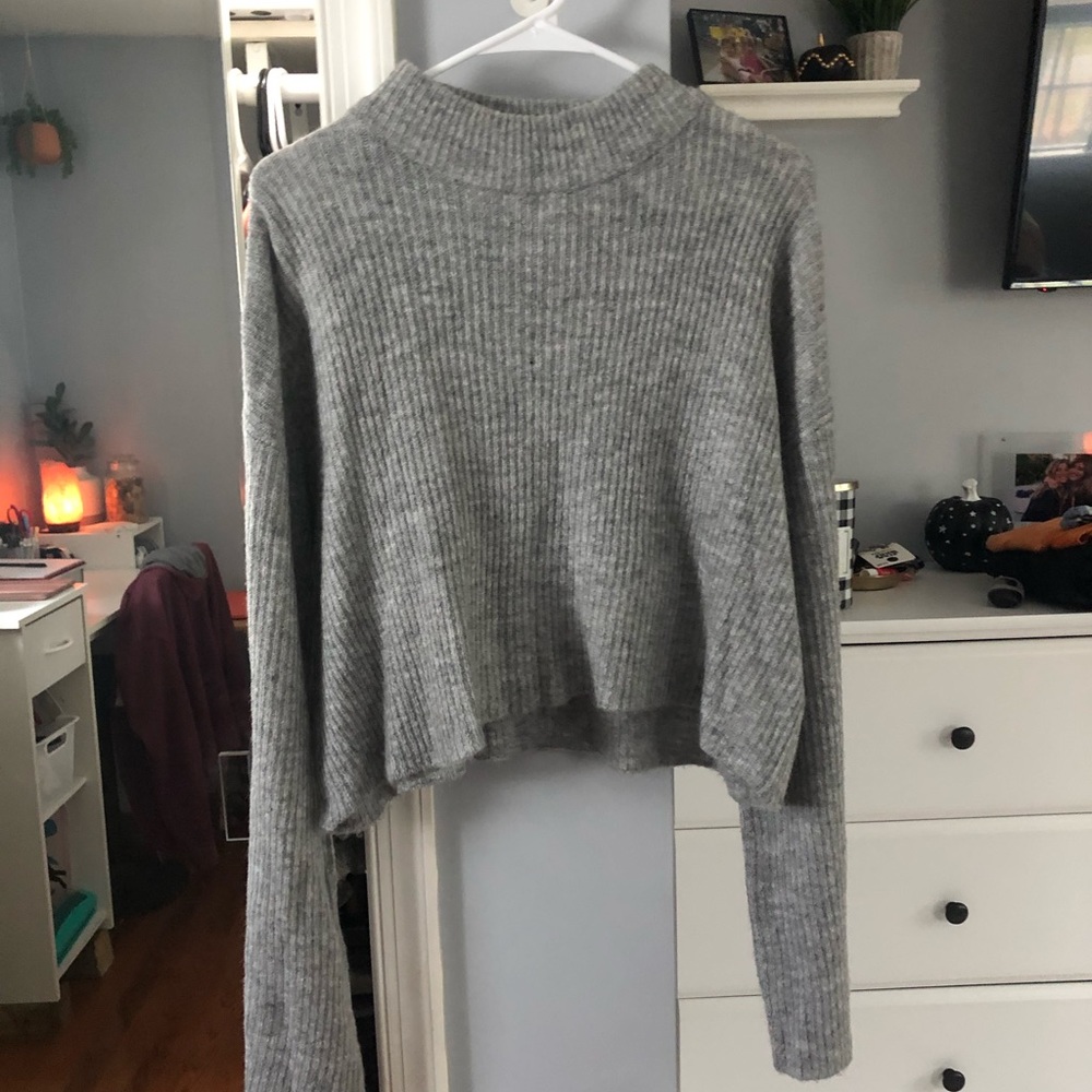High neck sweater